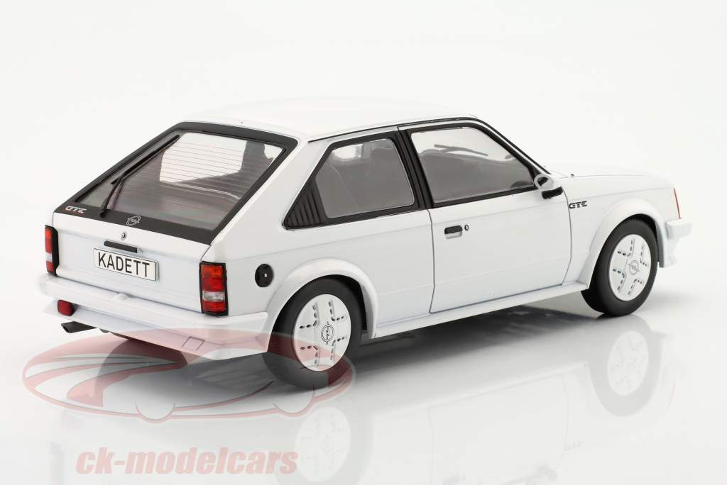Opel Kadett D GTE weiß 1:18 ModelCar Group