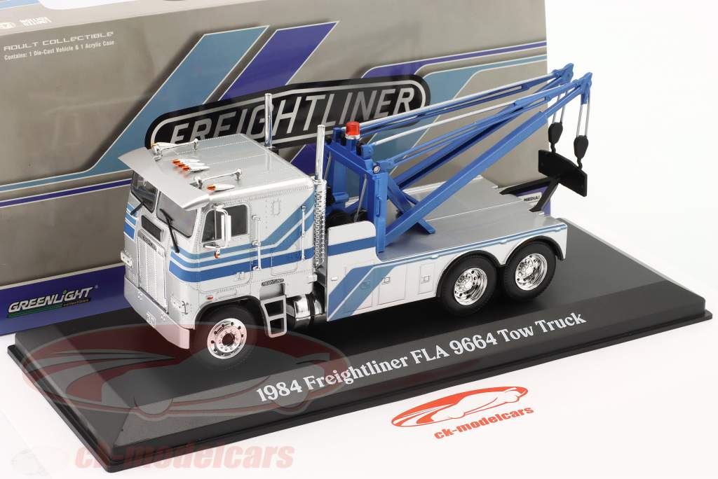 Freightliner FLA 9664 carro attrezzi 1984 d'argento / blu 1:43 Greenlight