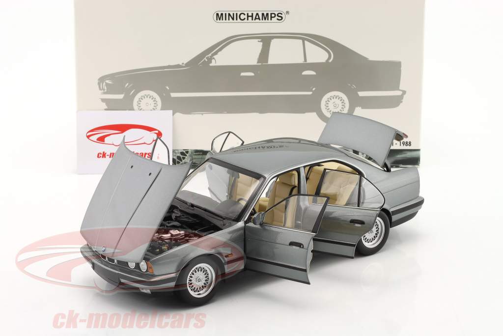 MINICHAMPS 1/18 BMW E34 535i ブラックメタリック BMW - 535i/ E34 1988 - Minichamps - 1/18 - Autos Miniatures