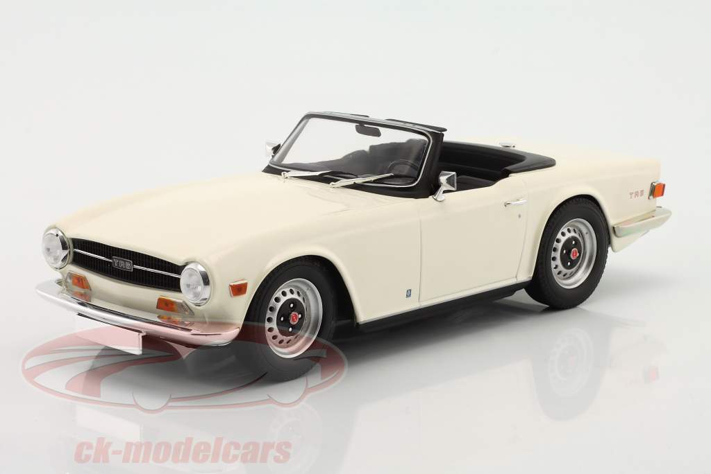 Triumph TR6 Roadster LHD Bouwjaar 1969 Wit 1:18 Minichamps