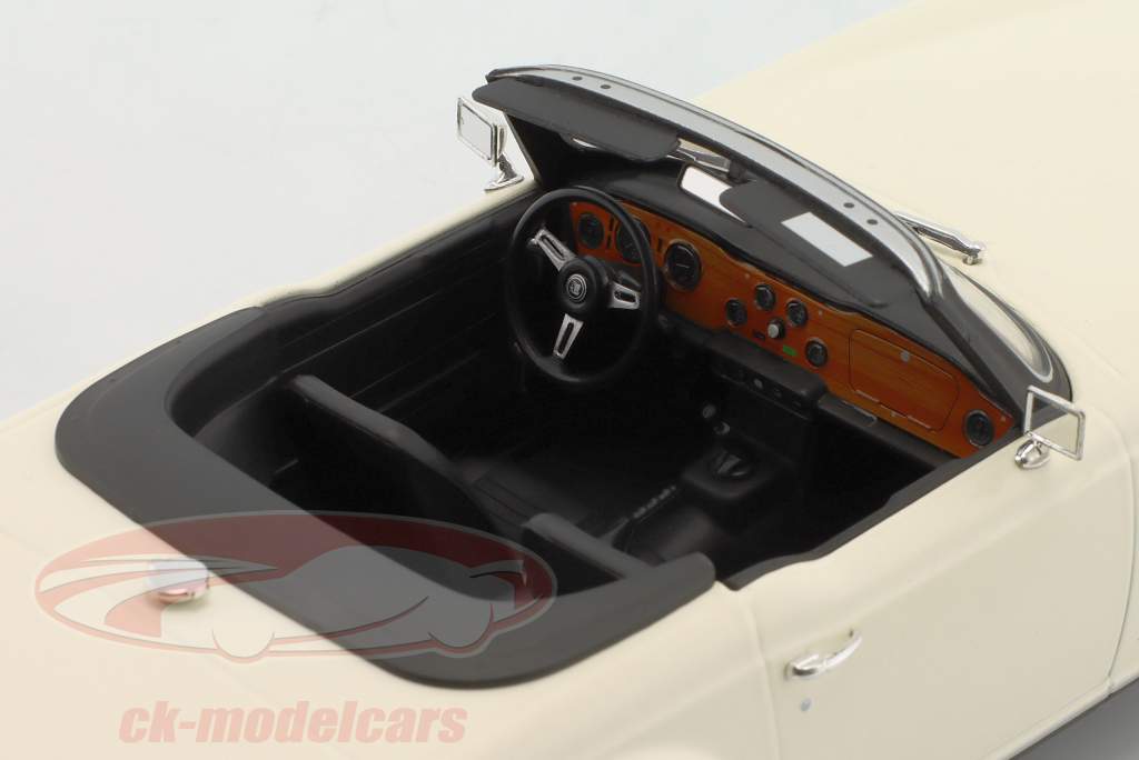 Triumph TR6 Roadster LHD Bouwjaar 1969 Wit 1:18 Minichamps