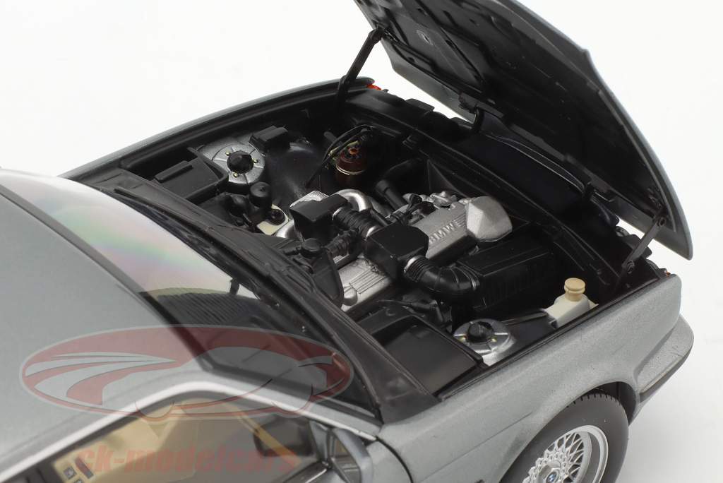 未開封品 MINICHAMPS 1/18 BMW 535i 1988 black - メルカリ