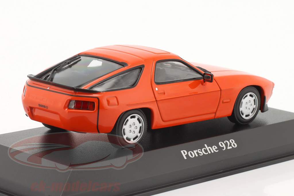 Porsche 928 S Année de construction 1979 orange 1:43 Minichamps