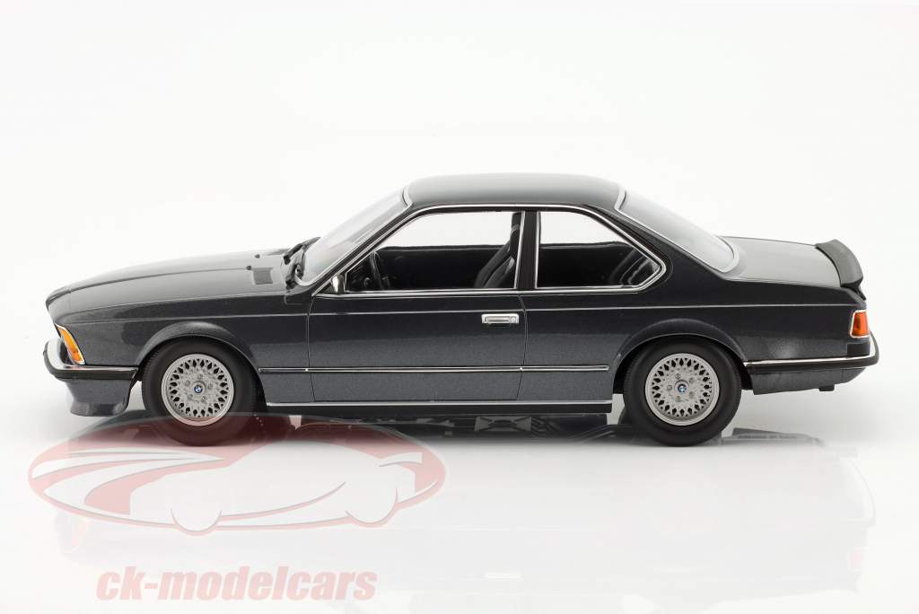 BMW 635 CSi Byggeår 1982 mørkegrå metallisk 1:18 Minichamps