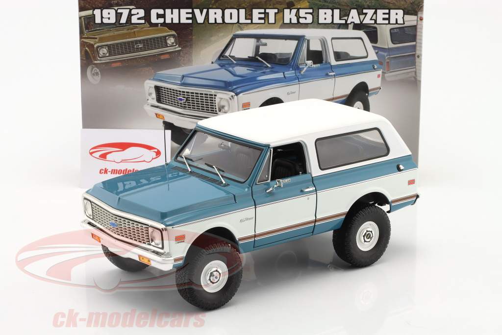 Chevrolet K5 Blazer Offroad Version year 1972 white / blue 1:18 GMP