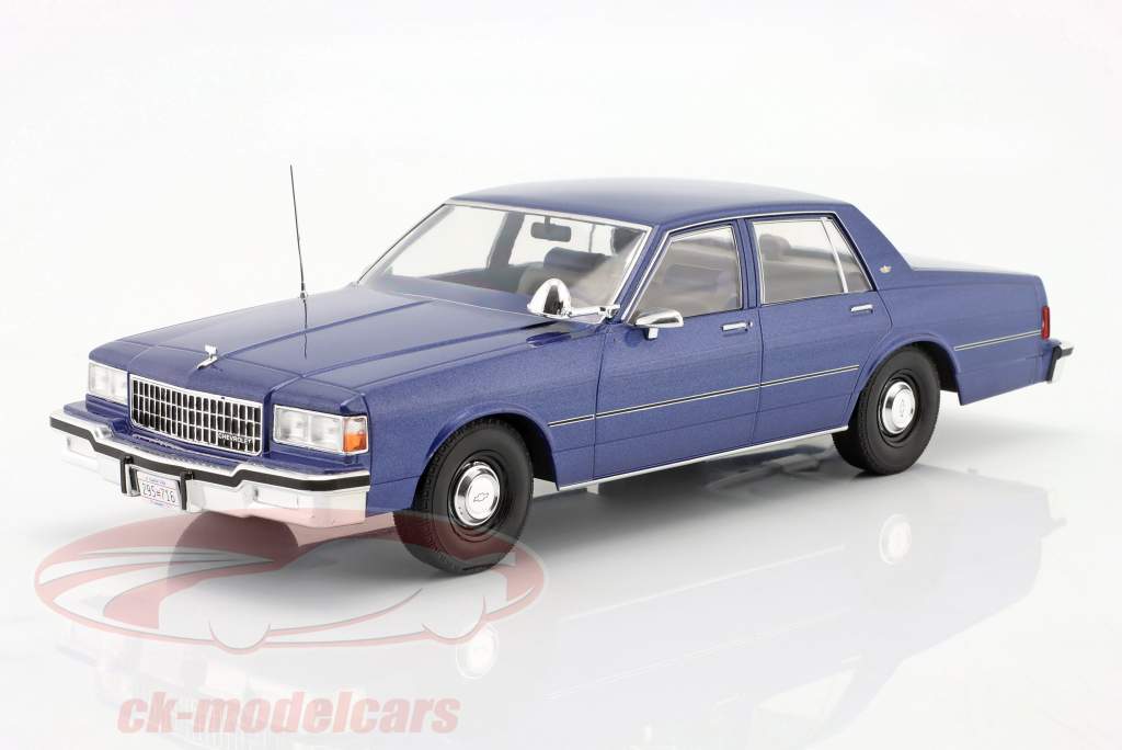 Chevrolet Caprice FBI Polizei dunkelblau metallic 1:18 ModelCar Group