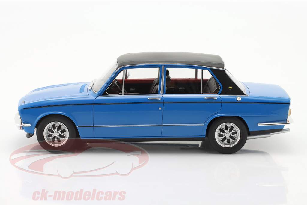 Triumph Dolomite Sprint RHD Baujahr 1975 blau 1:18 Cult Scale