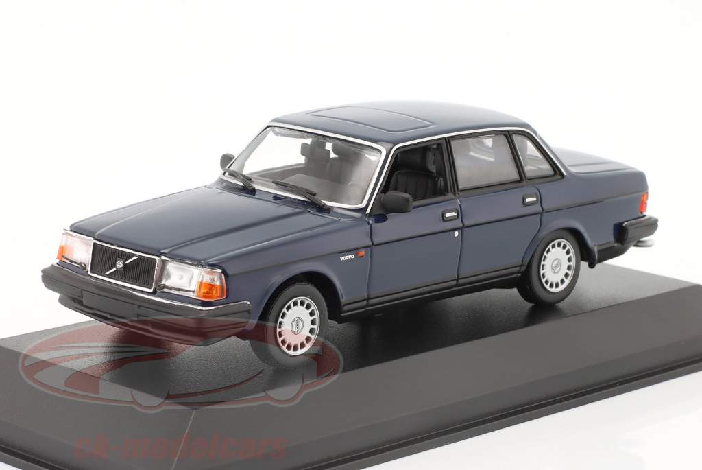 Volvo 240 GL Baujahr 1986 dunkelblau 1:43 Minichamps