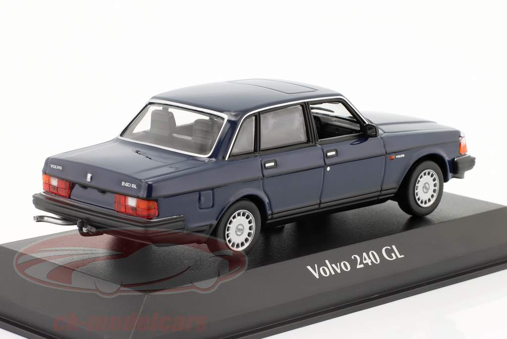 Volvo 240 GL Baujahr 1986 dunkelblau 1:43 Minichamps