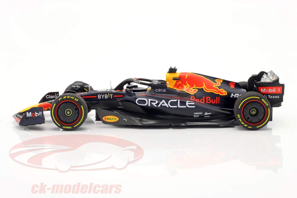 M. Verstappen Red Bull RB18 #1 Winner Miami GP formula 1 World Champion 2022 1:18 Minichamps