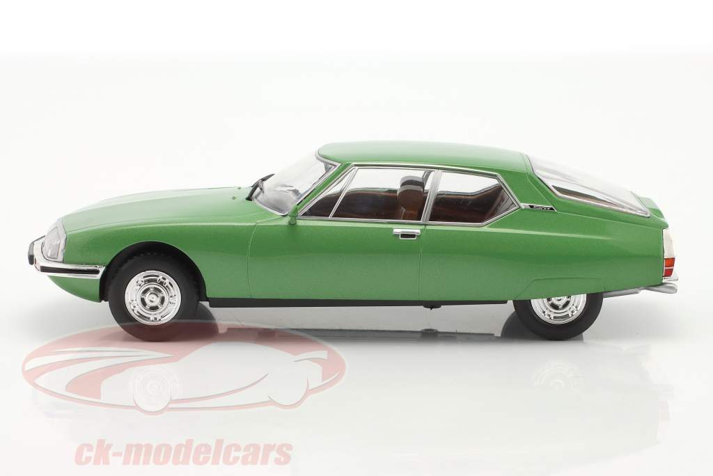 Citroen SM verde claro metálico 1:24 WhiteBox