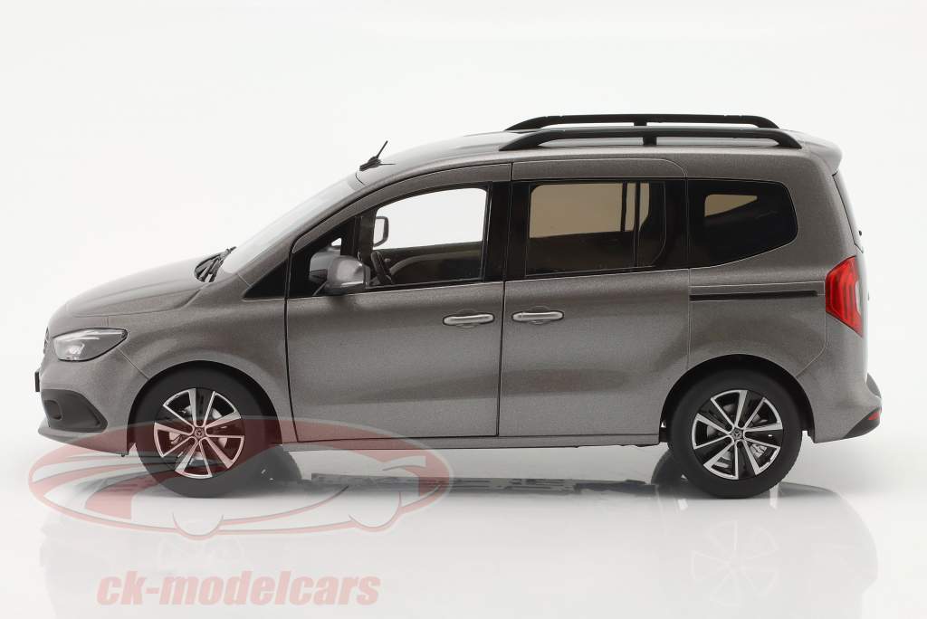 Mercedes-Benz T-Klasse Baujahr 2022 chromitgrau metallic 1:18 NZG