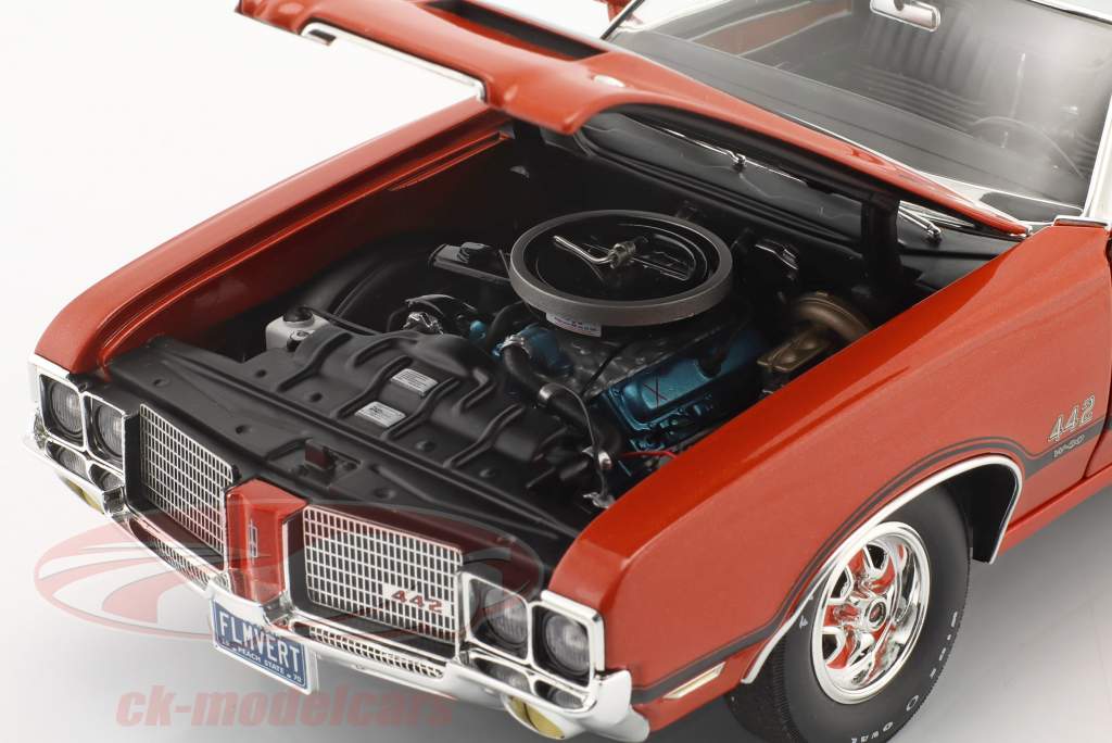 Oldsmobile 442 W-30 cabriolet Byggeår 1972 flamme orange 1:18 GMP