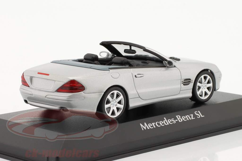 Mercedes-Benz SLクラス (R230) 建設年 2001 銀 メタリック 1:43 Minichamps
