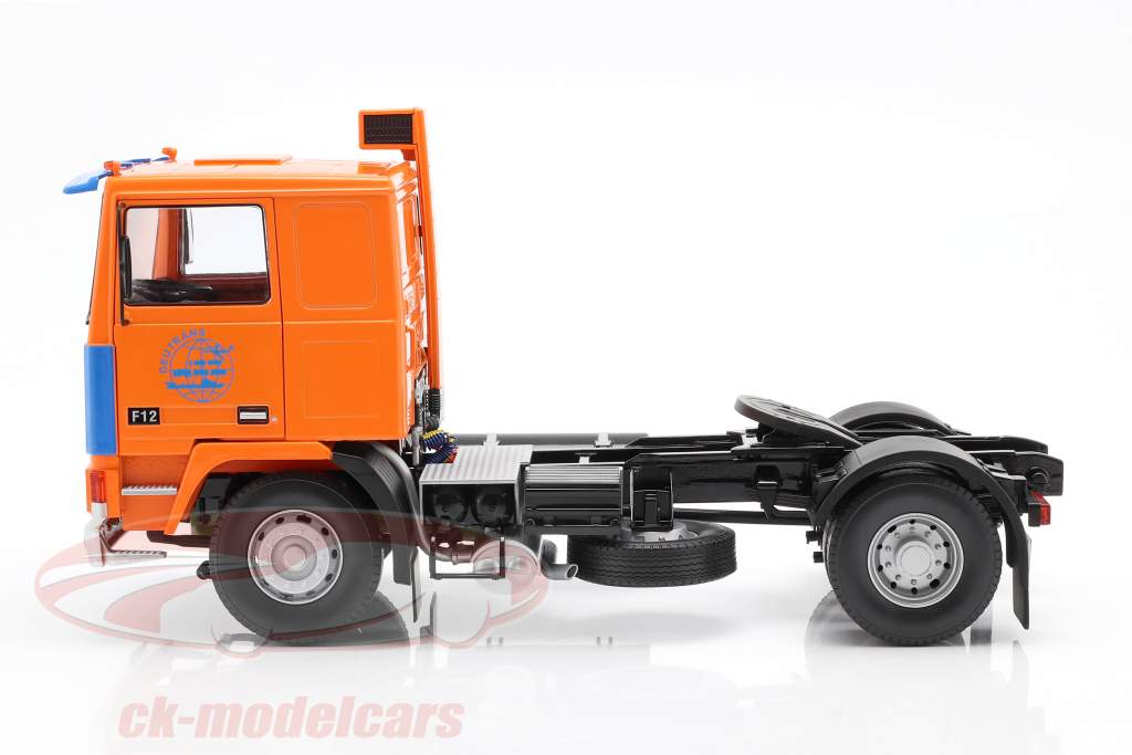 Volvo F12 Sattelzugmaschine Deutrans Baujahr 1977 orange / blau 1:18 Road Kings