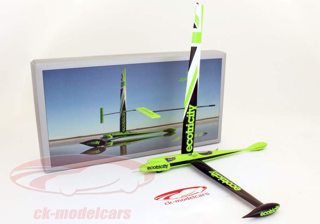 绿鸟记录汽车的绿色 - 黑色星火1时43分