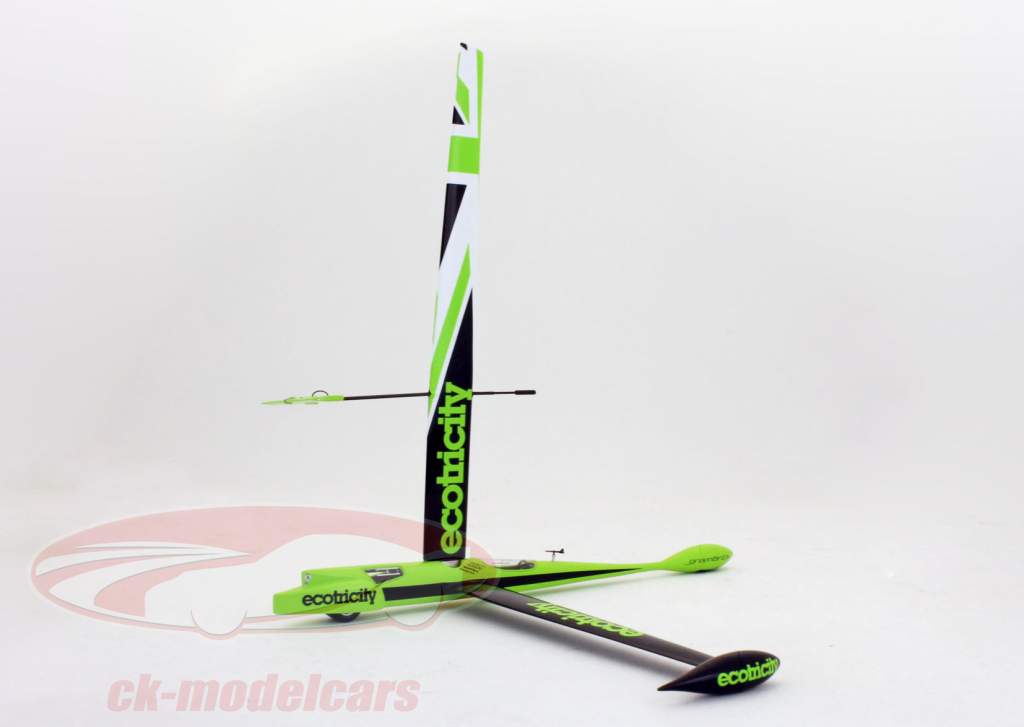 绿鸟记录汽车的绿色 - 黑色星火1时43分