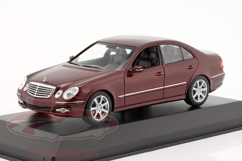ミニチャンプス1/43 メルセデス・ベンツ Eクラス 2002年式 W211型 🇺🇦 1:43 Mercedes W211 2002 Minichamps 1/43 Melanit Black