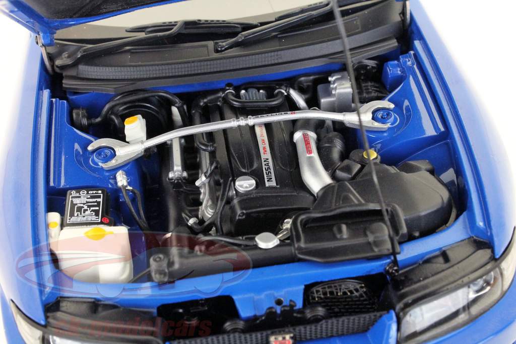 AUTOart 1:18 日産スカイラインGT-R R33 V-スペックLMリミテッド