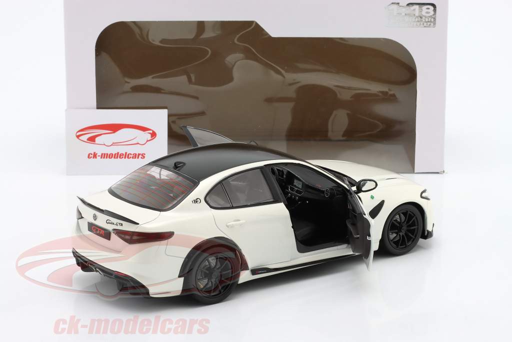 Alfa Romeo Giulia GTA 建设年份 2022 trofeo 白色的 1:18 Solido