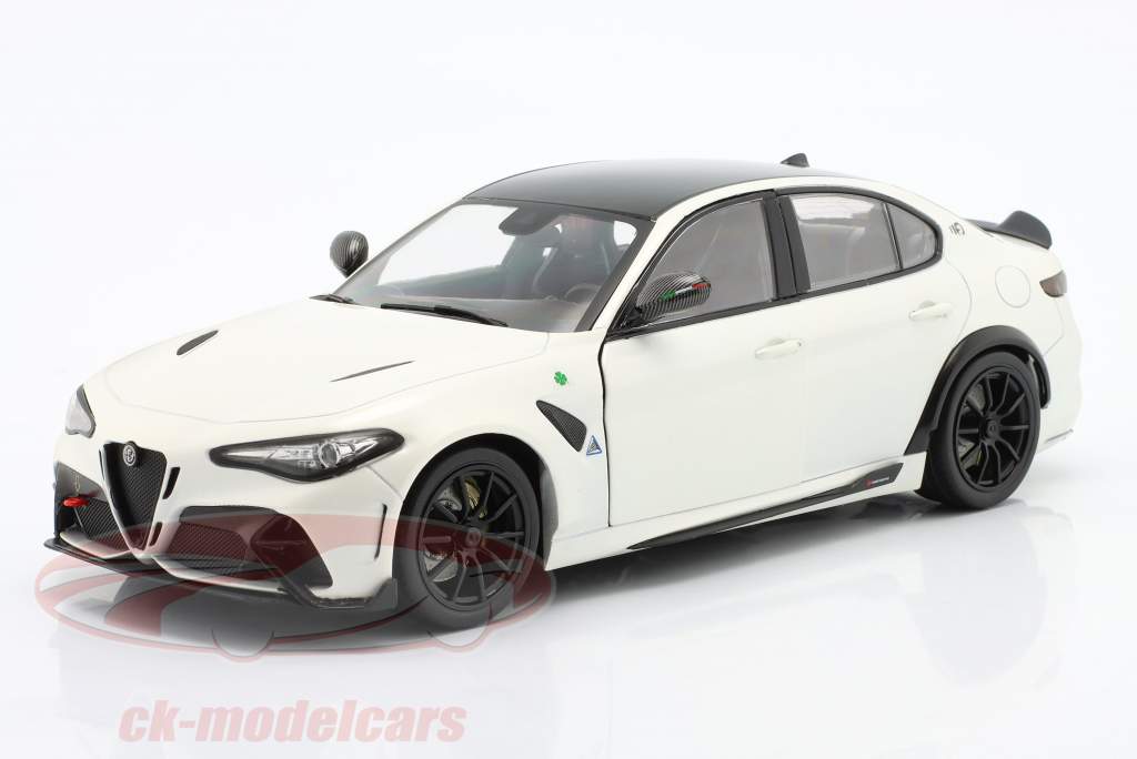 Alfa Romeo Giulia GTA 建设年份 2022 trofeo 白色的 1:18 Solido