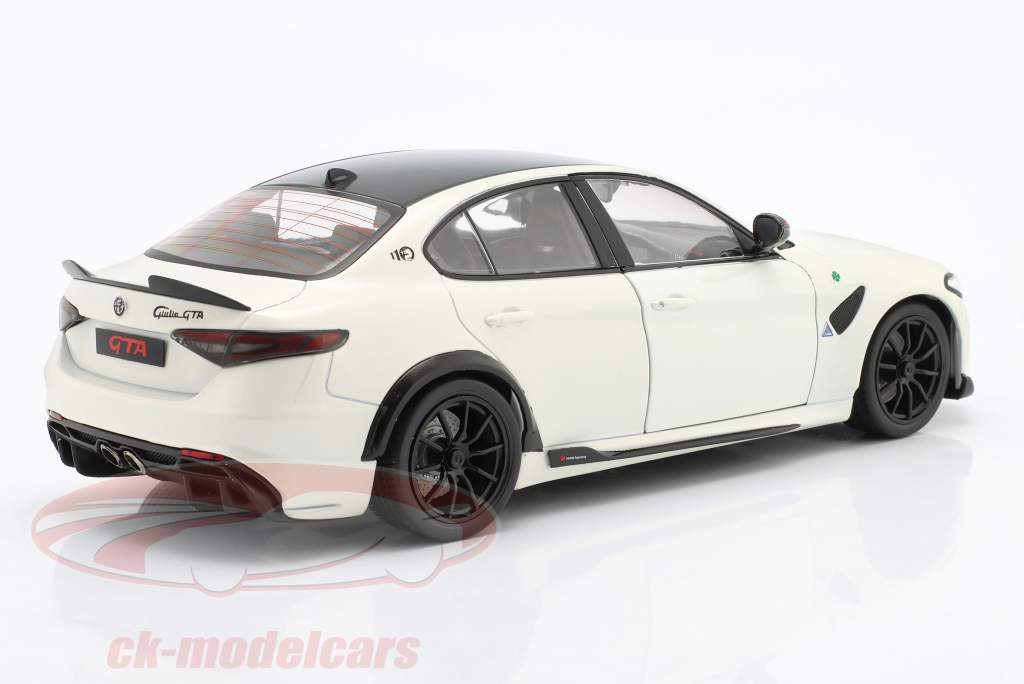 Alfa Romeo Giulia GTA Byggeår 2022 trofeo hvid 1:18 Solido
