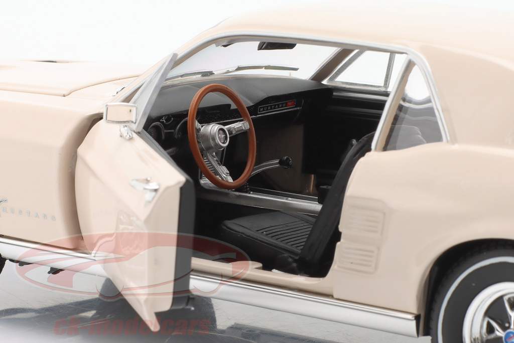 Ford Mustang Coupe She Country Special 1967 beige chiaro 1:18 Greenlight