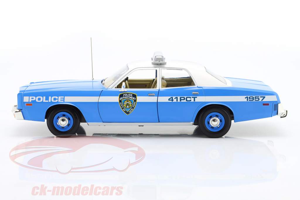 Dodge Monaco NYPD 1978 blauw / wit 1:18 Greenlight