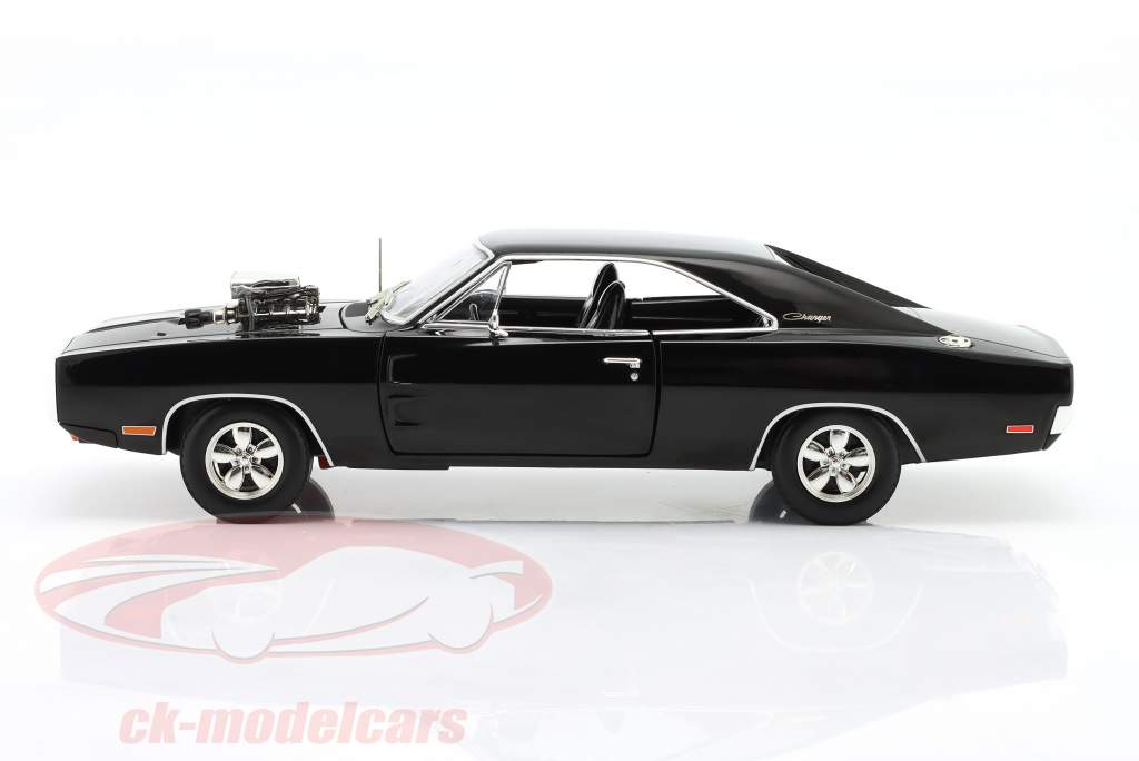 Dodge Charger Blown Engine year 1970 black 1:18 Greenlight