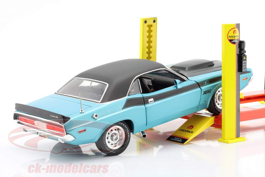 Ajustable de cuatro postes elevar Mopar Parts amarillo / rojo 1:18 Greenlight
