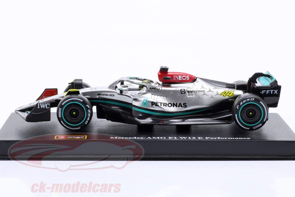 Lewis Hamilton Mercedes-AMG F1 W13 #44 fórmula 1 2022 1:43 Bburago