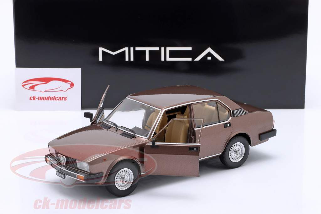 Alfa Romeo Alfetta Berlina 2000 TD Byggeår 1979 Brun metallisk 1:18 Mitica