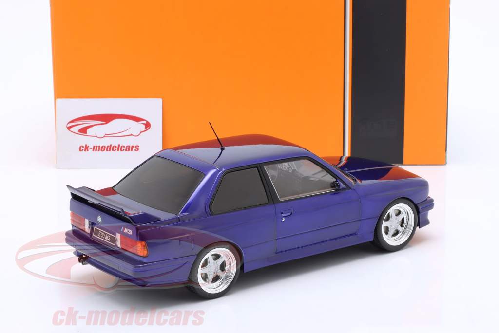 Ixo 1:18 BMW M3 (E30) year 1989 dark blue 18CMC122.22 model