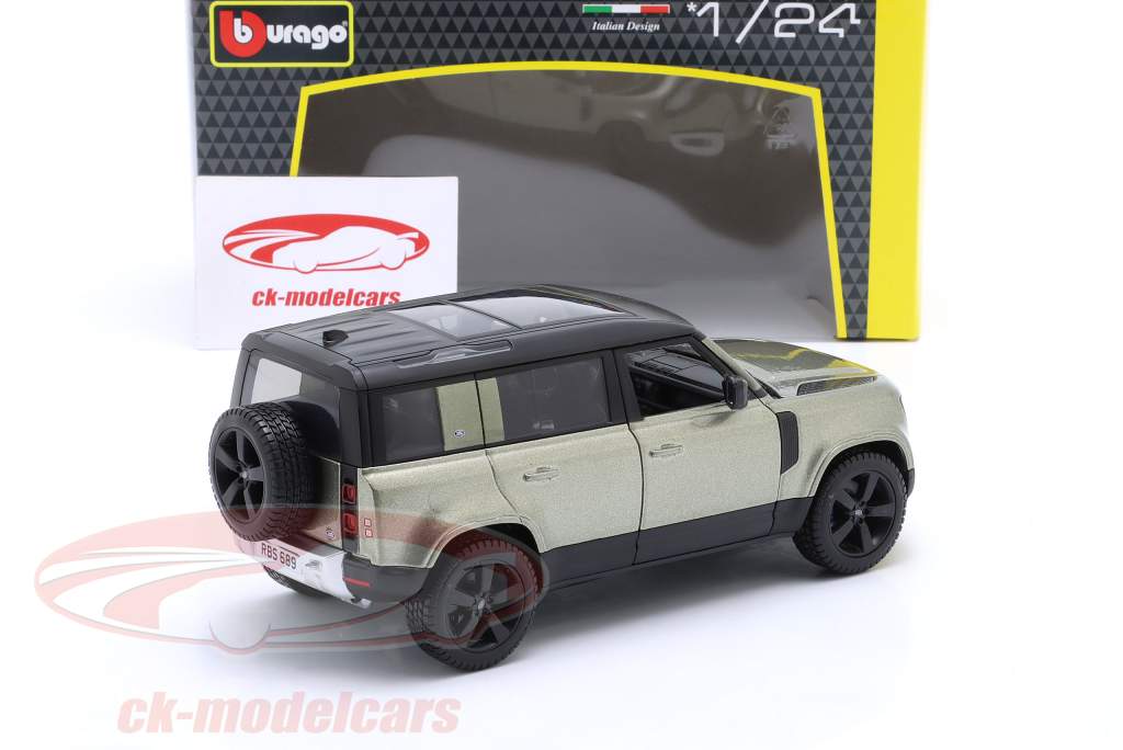 Land Rover Defender 110 Byggeår 2022 lysegrøn metallisk 1:24 Bburago