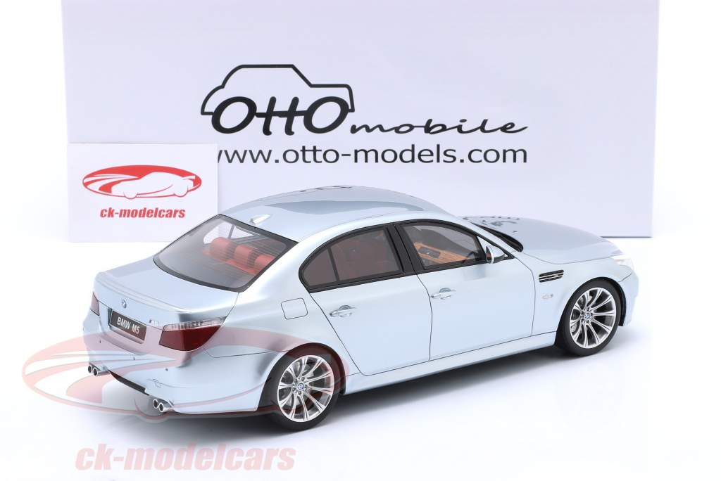 BMW 5 série M5 Phase 2 (E60) Année de construction 2008 argent 1:18 OttOmobile