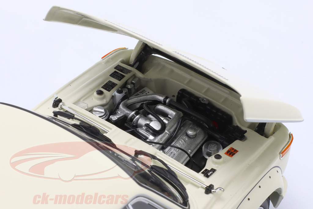 BMW 2002 Turbo year 1974 white 1:18 Kyosho