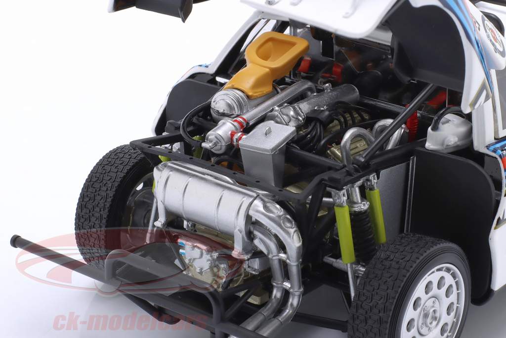 ミニカー 1/18 KYOSHO LANCIA Rally 037 MARTINI REVIEW: Kyosho Lancia 037 Martini #1 Winner – Rally