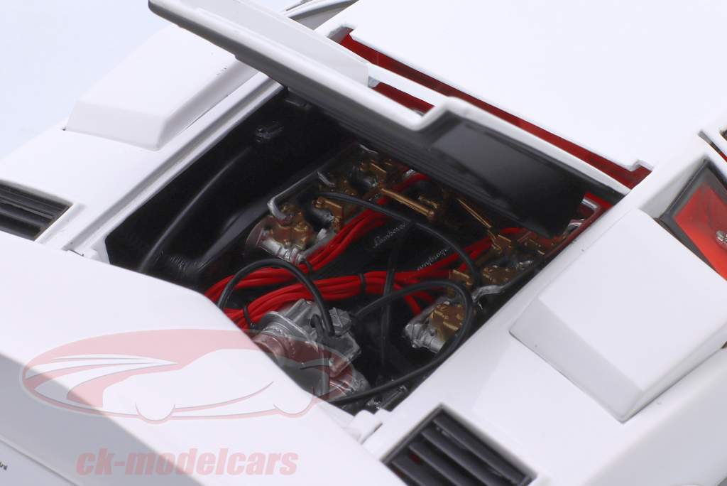 Lamborghini Countach LP500S ano de construção 1982 branco 1:18 Kyosho