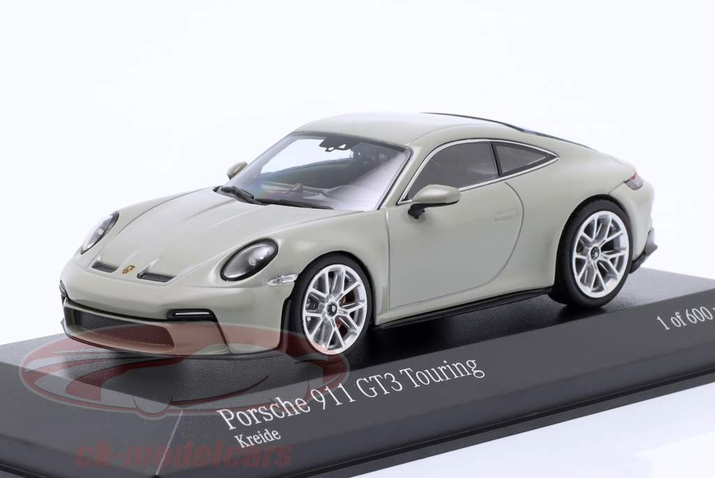 Porsche 911 (992) GT3 touring 2021 kridt / sølv fælge 1:43 Minichamps