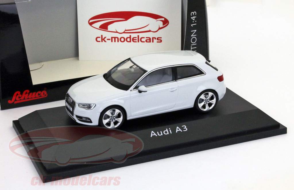 アウディA3 2012年白1時43分モデルSchuco