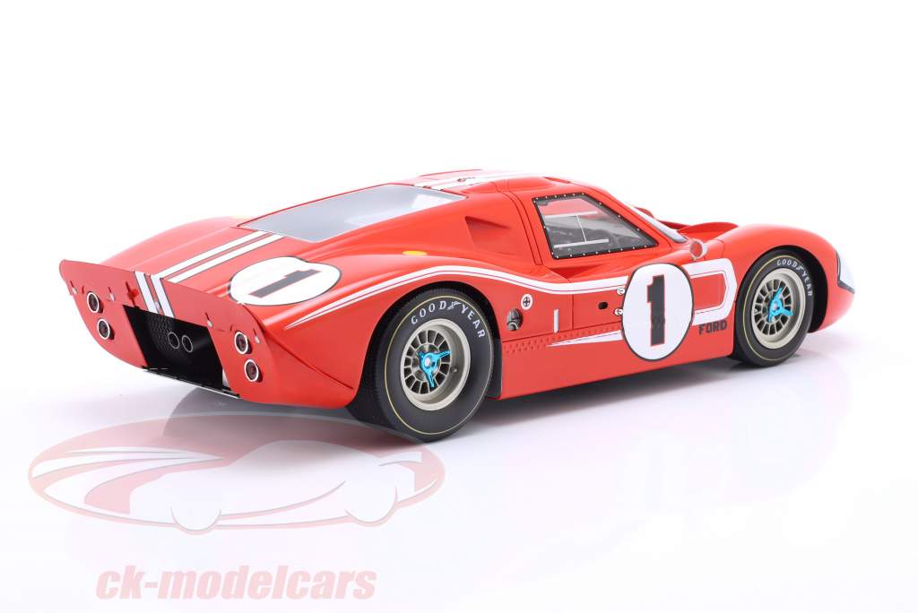 Ford GT40 Mk IV #1 vincitore 24h LeMans 1967 Gurney, Foyt 1:18 Spark
