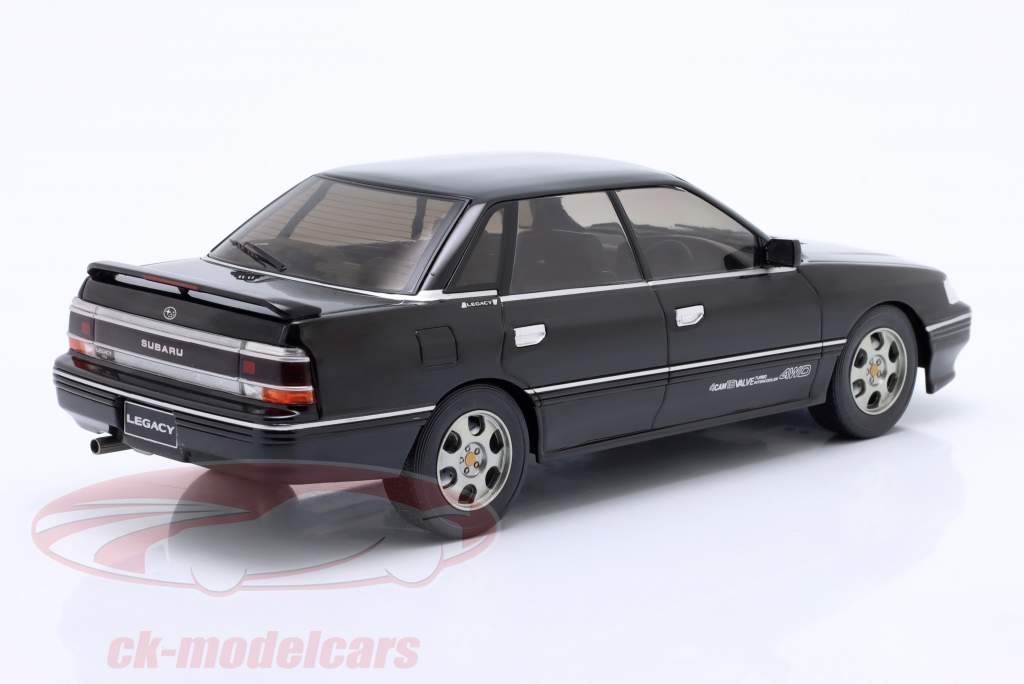 Subaru Legacy RS Año de construcción 1991 negro 1:18 Ixo