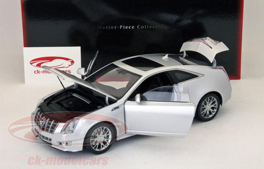 Cadillac CTS Coupe Bj. 2010 silber / silver 1:18 Kyosho