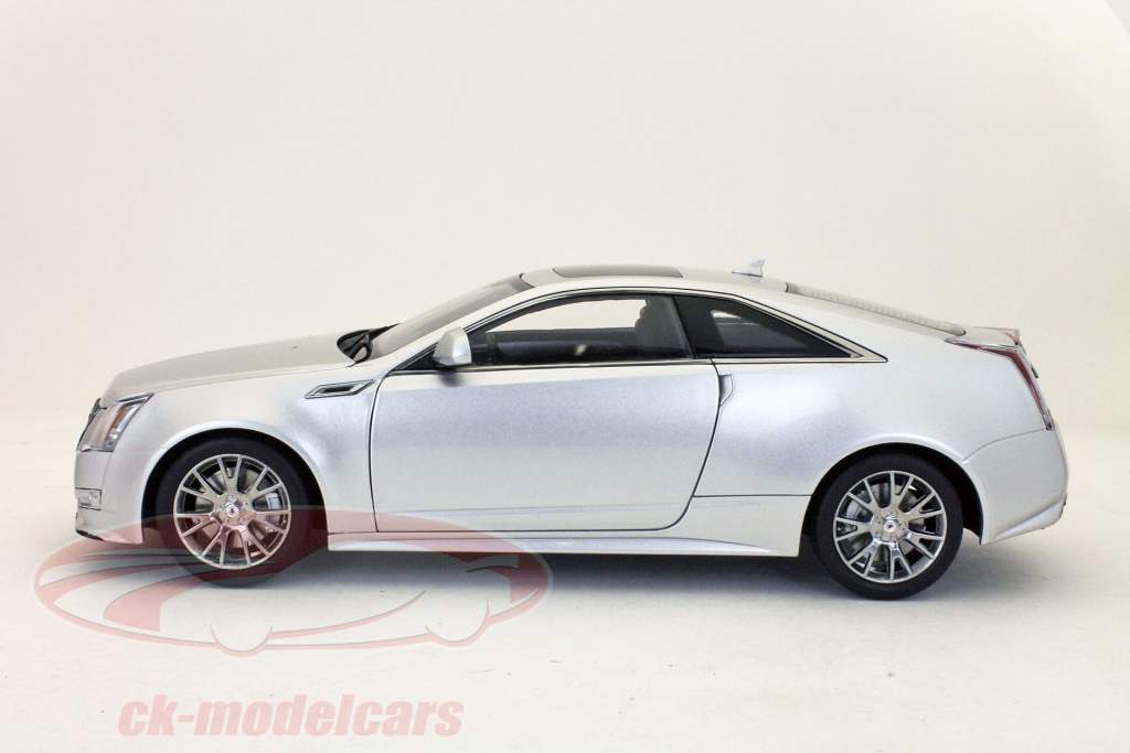 Kyosho 1:18 Cadillac CTS Coupe 2010 silver G005S model car