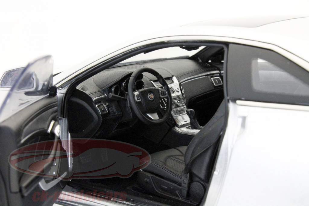 Cadillac CTS Coupe Anno 2010 argento / silver 1:18 Kyosho