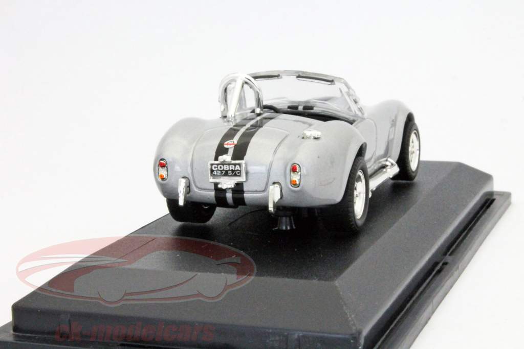 谢尔比眼镜蛇427 S / C年份1964银色与黑色的条纹1:43 Yatming