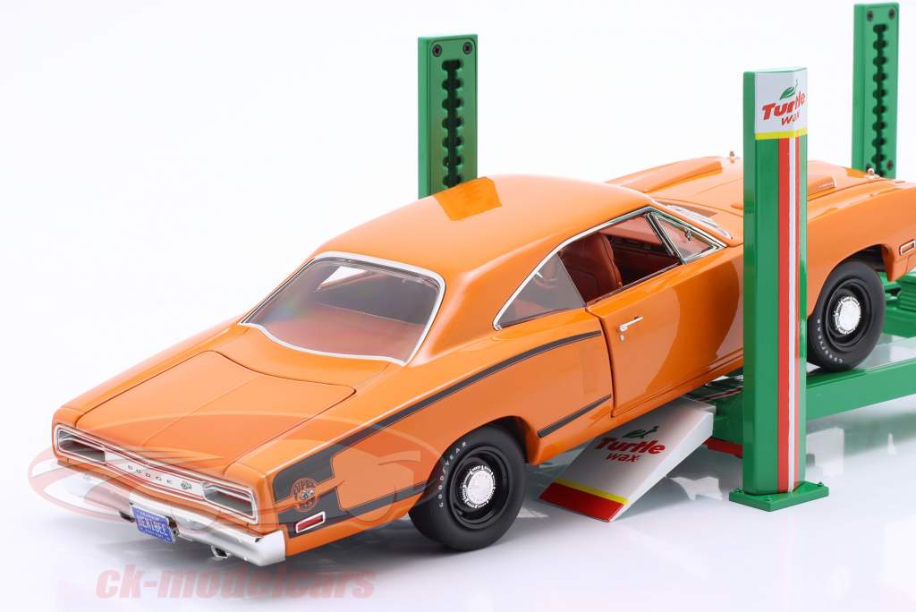 Ajustable cuatro pilares plataforma elevadora Turtle Wax verde / blanco / rojo 1:18 Greenlight