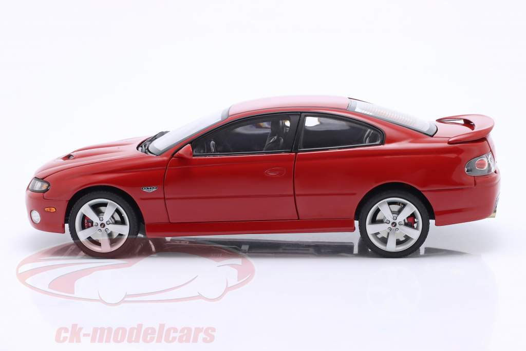 Pontiac GTO year 2006 red 1:18 GMP
