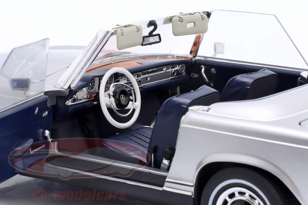 Mercedes-Benz 280 SL Pagode (W113) year 1968-71 silver 1:18 Schuco