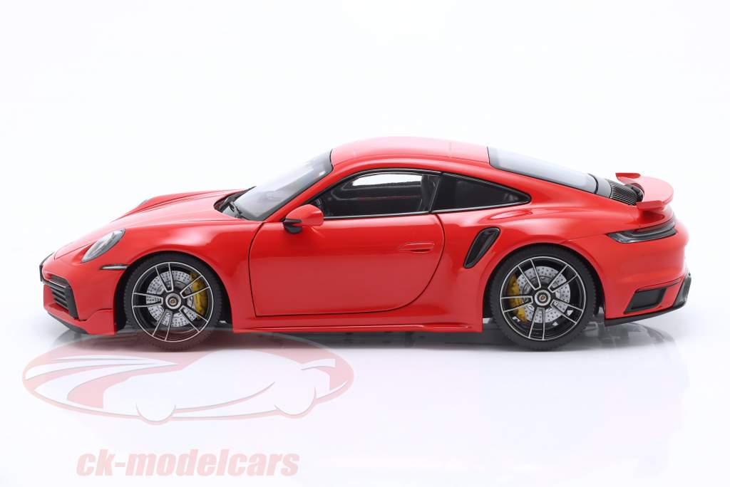 Porsche 911 (992) Turbo S Coupe Sport Design 2021 guardias rojo 1:18 Minichamps